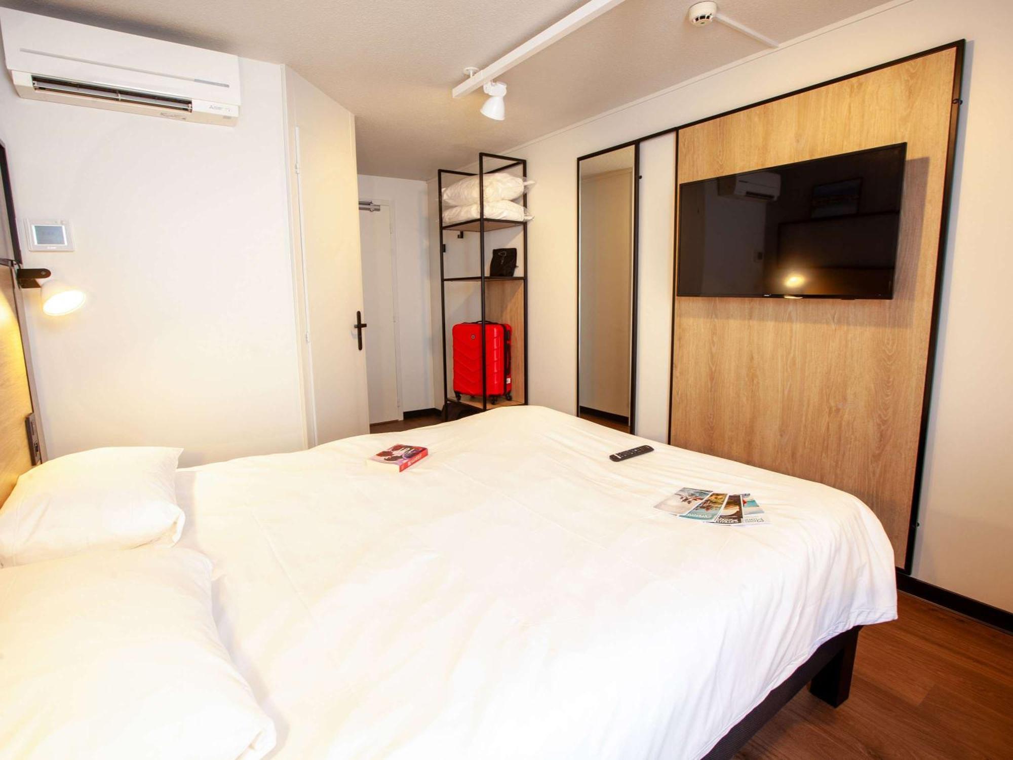 ไอบิส เชอร์บูร์ก ลา กลาซรี Hotel แชร์บูร์ก อ็อง กงต็องแต็ง ภายนอก รูปภาพ